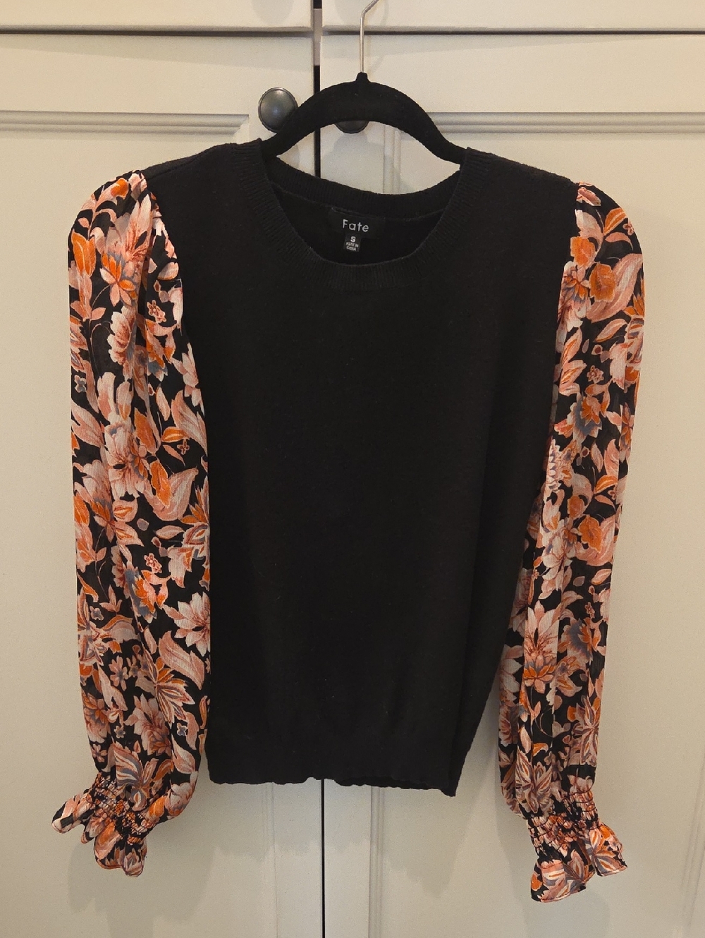 Fate Sweater With Thin Sleeves